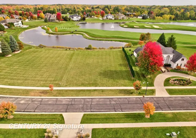 3rd image of 33 W Grove Ct, Freeland, MI 48623 | MLS# 61050212014