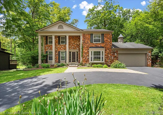 4th image of 32807 Red Oaks Trl, Beverly Hills, MI 48025 | MLS# 20261046414