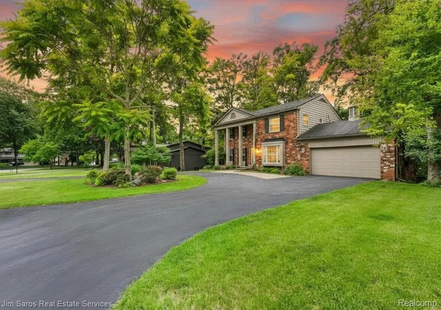 47th image of 32807 Red Oaks Trl, Beverly Hills, MI 48025 | MLS# 20261046414