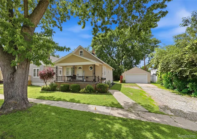 Photo 1 of Single family home for sale at 1630 Gordon St, Port Huron, MI 48060 | MLS# 20261046415 | Listing updated on 2026-09-16