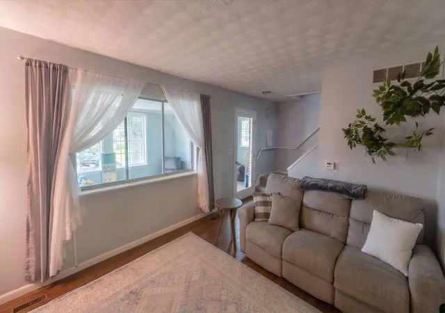 5th image of 801 Merrill Ave, Lansing, MI 48912 | MLS# 81026030564