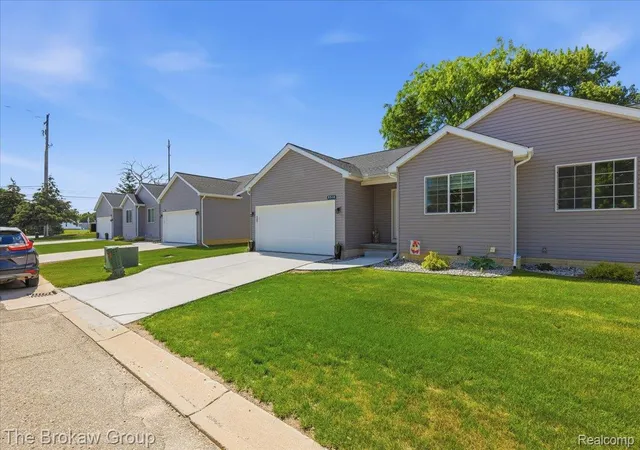 3rd image of 9510 Orchard Lake Dr, Davison, MI 48423 | MLS# 20261046430