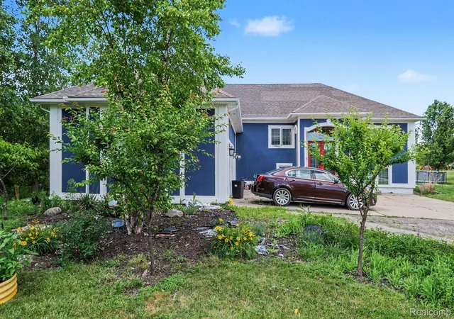 2nd image of 4251 E Maple Ave, Grand Blanc, MI 48439 | MLS# 20261046436