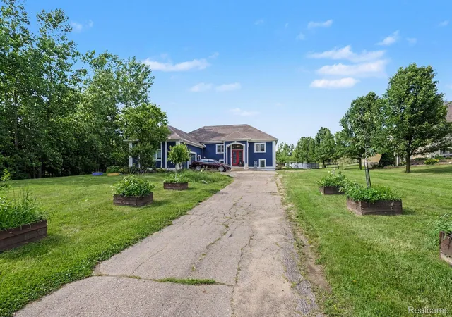 3rd image of 4251 E Maple Ave, Grand Blanc, MI 48439 | MLS# 20261046436