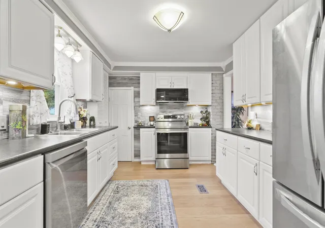 Photo 2 of Single family home for sale at 225 E River St, Cadillac, MI 49601 | MLS# 78080069951 | Listing updated on 2026-09-16