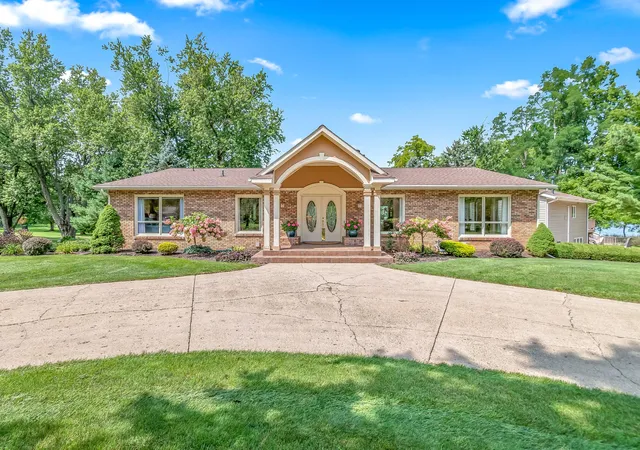 Photo 1 of Single family home for sale at 686 Leonard Dr, Coldwater, MI 49036 | MLS# 62026030586 | Listing updated on 2026-09-30