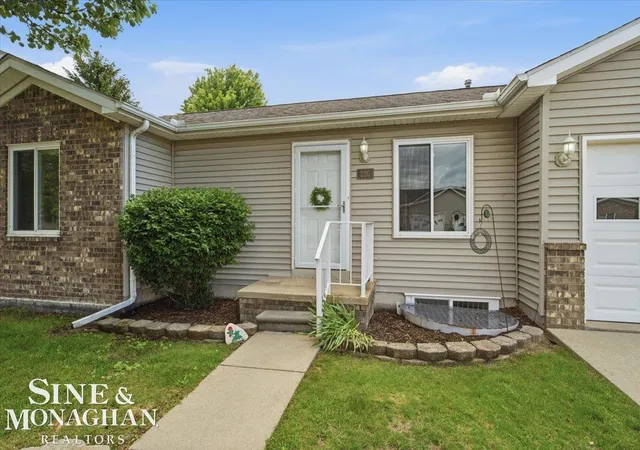 2nd image of 220 Superior Ave, Marine City, MI 48039 | MLS# 58050212032