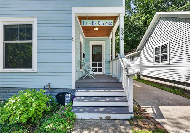 Photo 3 of Single family home for sale at 398 Howard Ave, Grand Haven, MI 49417 | MLS# 20261046482 | Listing updated on 2026-10-14
