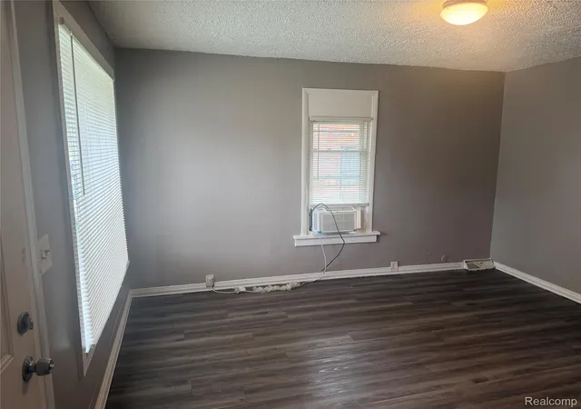 3rd image of 3322 Isabelle St, Inkster, MI 48141 | MLS# 20261046483