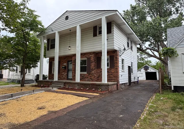 Photo 3 of Single family home for sale at 19940 Strasburg St, Detroit, MI 48205 | MLS# 20261046489 | Listing updated on 2026-09-20