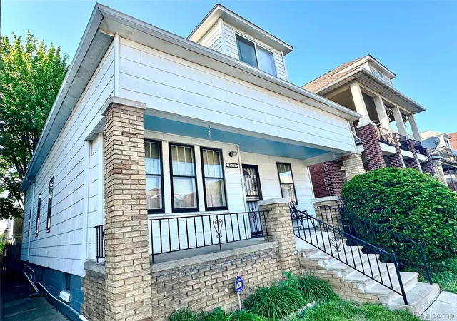 Photo 1 of Single family home for sale at 2633 Commor St, Hamtramck, MI 48212 | MLS# 20261046491 | Listing updated on 2026-06-21