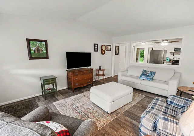 Listing Photo 5 - Condo for sale in building located at 563 Yorkshire Sq, Milan, MI 48160