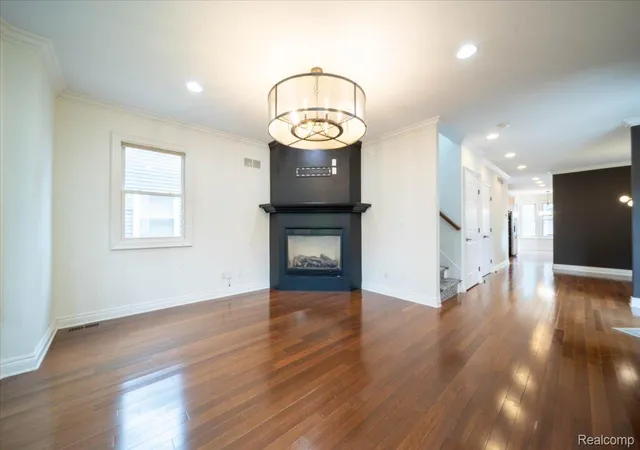 5th image of 717 S Kenwood Ave, Royal Oak, MI 48067 | MLS# 20261046523