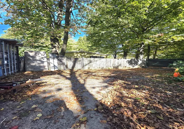 28th image of 2822 W Ironwood Dr, Traverse City, MI 49685 | MLS# 78080069965