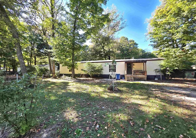 2nd image of 2822 W Ironwood Dr, Traverse City, MI 49685 | MLS# 78080069965