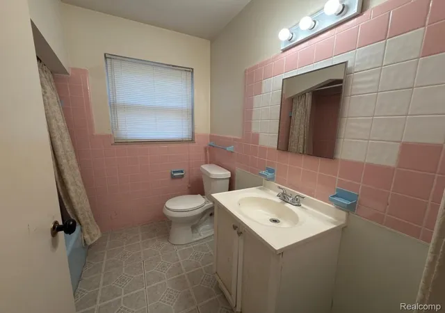 Photo 3 of Single family home for sale at 20486 Marx St, Highland Park, MI 48203 | MLS# 20261046538 | Listing updated on 2026-06-20