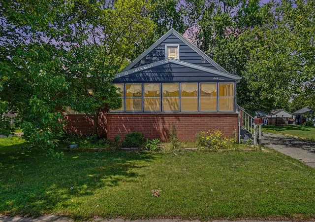 Photo 1 of Single Family Residence at 37 W Garfield Ave, Zeeland, MI 49464 | MLS# 65026030656 | | Sold on 2026-07-27