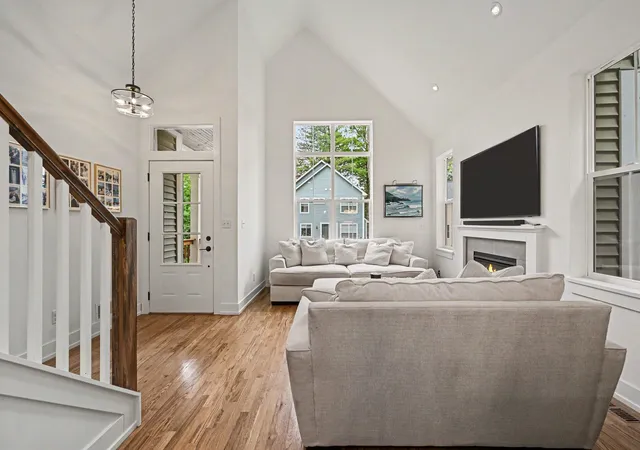 2nd image of 586 Kuehnle Ave, Ann Arbor, MI 48103 | MLS# 81026030650