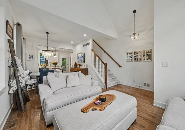 3rd image of 586 Kuehnle Ave, Ann Arbor, MI 48103 | MLS# 81026030650