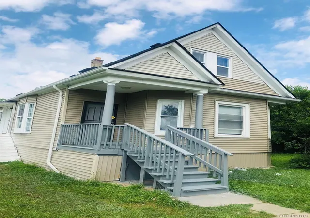 2nd image of 6047 Hartford St (lower Unit), Detroit, MI 48210 | MLS# 20261046544