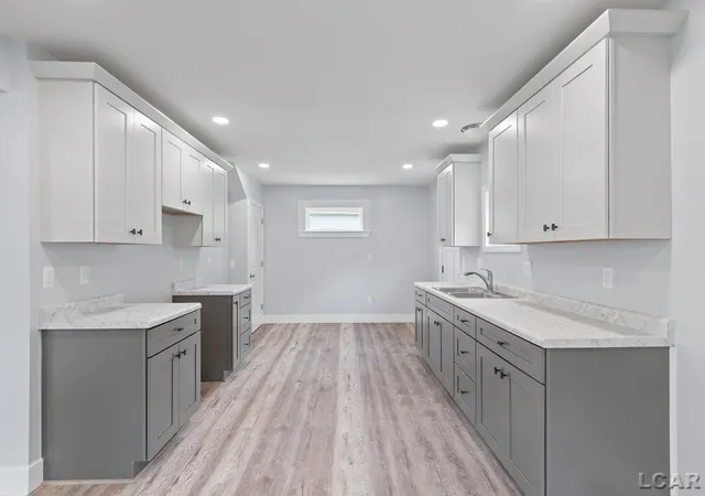 Photo 3 of Single family home for sale at 138 E Robinson St, Jackson, MI 49203 | MLS# 56050212077 | Listing updated on 2026-07-21