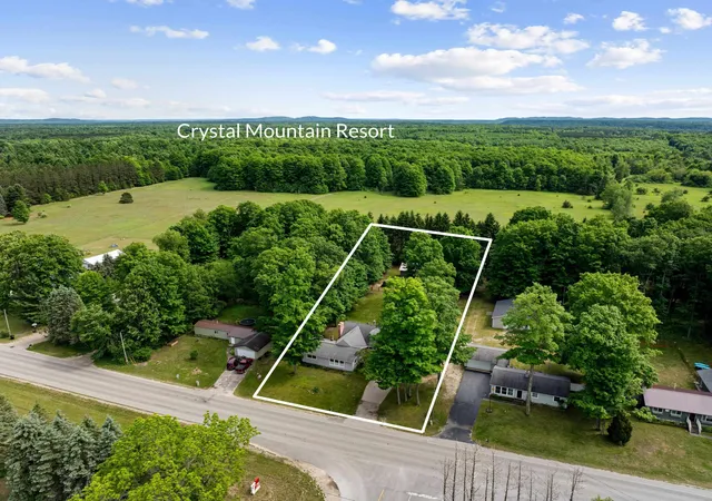 Photo 2 of Single family home for sale at 9055 Homestead Rd, Benzonia, MI 49616 | MLS# 78080069972 | Listing updated on 2026-09-16