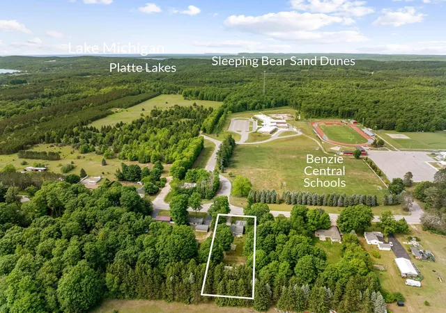 Photo 3 of Single family home for sale at 9055 Homestead Rd, Benzonia, MI 49616 | MLS# 78080069972 | Listing updated on 2026-09-19