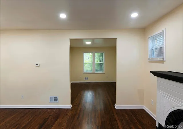 3rd image of 8087 Cloverlawn St, Detroit, MI 48204 | MLS# 20261046569