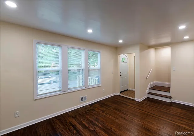 4th image of 8087 Cloverlawn St, Detroit, MI 48204 | MLS# 20261046569
