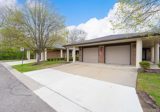 Photo 3 of Condo for sale at 936 Wexford Way, Rochester Hills, MI 48307 | MLS# 20261046573 | Listing updated on 2026-09-03