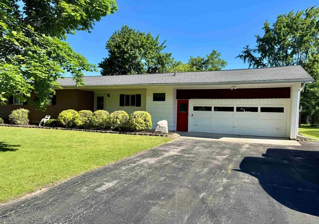 2nd image of 835 Wheelock Dr, Freeland, MI 48623 | MLS# 61050212086
