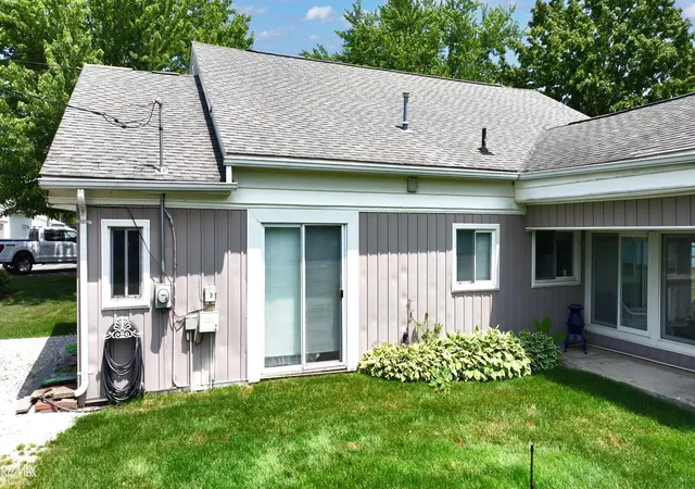 4th image of 8563 South Channel Dr, Harsens Island, MI 48028 | MLS# 58050212090