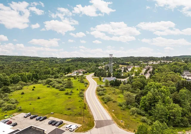 5th image of 00 Chartwell Dr, Traverse City, MI 49696 | MLS# 78080069983