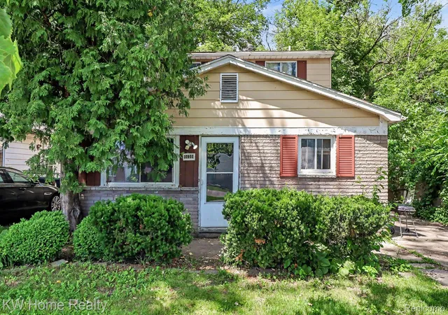 Photo 1 of Single family home for sale at 15226 Beech Daly Rd, Taylor, MI 48180 | MLS# 20261046597 | Listing updated on 2026-09-17