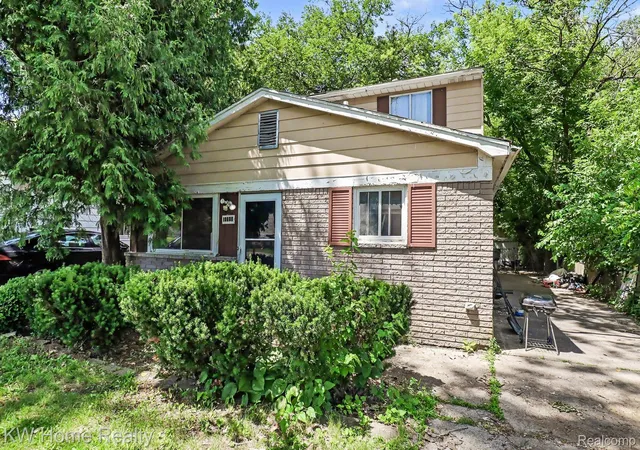 Photo 3 of Single family home for sale at 15226 Beech Daly Rd, Taylor, MI 48180 | MLS# 20261046597 | Listing updated on 2026-09-17