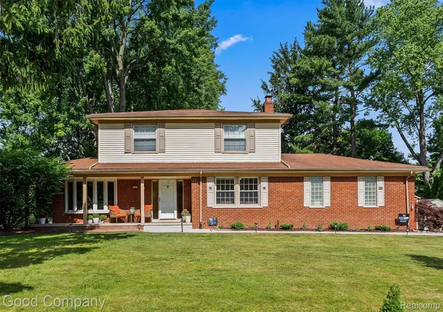 1st image of 833 Cobblestone Dr, Rochester Hills, MI 48309 | MLS# 20261046607