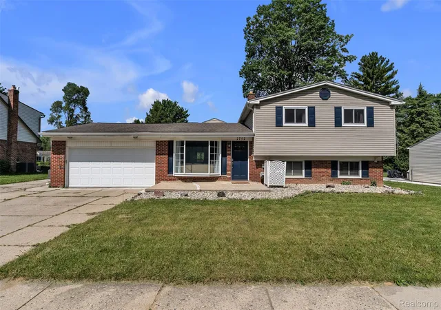Photo 1 of Single family home for sale at 2752 Red Arrow Dr, Commerce Township, MI 48382 | MLS# 20261046609 | Listing updated on 2026-08-29