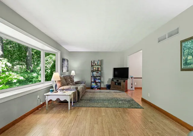 4th image of 9408 E G Ave, Galesburg, MI 49053 | MLS# 66026030723