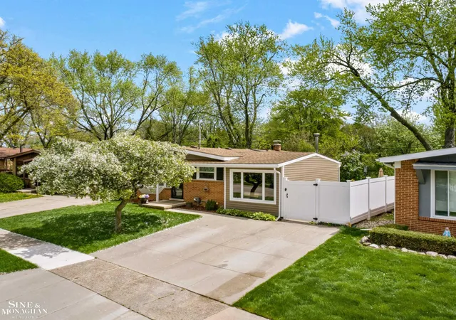 Photo 37 of Single family home for sale at 3914 Edgeland Ave, Royal Oak, MI 48073 | MLS# 58050212123 | Listing updated on 2026-07-20