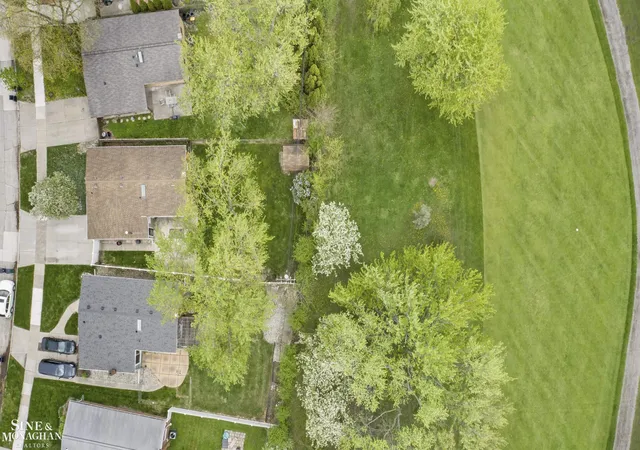 Photo 4 of Single family home for sale at 3914 Edgeland Ave, Royal Oak, MI 48073 | MLS# 58050212123 | Listing updated on 2026-07-20