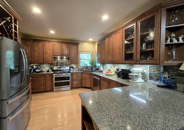 Homes for sale in Oshtemo Charter Township Kalamazoo, MI | 594 Springwood Dr, Oshtemo Charter Township Kalamazoo, MI 49009 | MLS# 66026030740