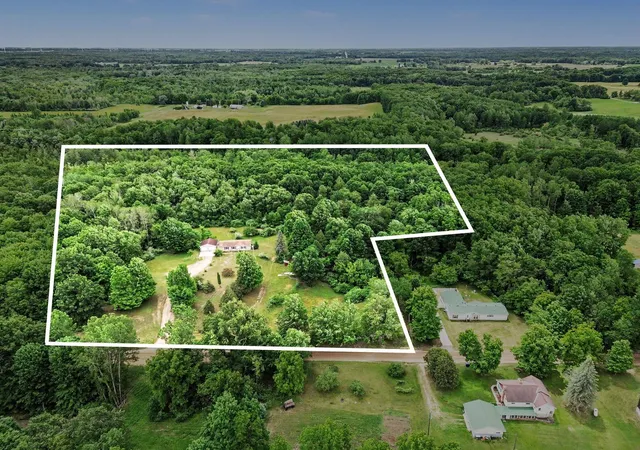 Homes for sale in Ferris Township Montcalm, MI | 11644 E Hillis Rd, Ferris Township Montcalm, MI 48877 | MLS# 65026030744