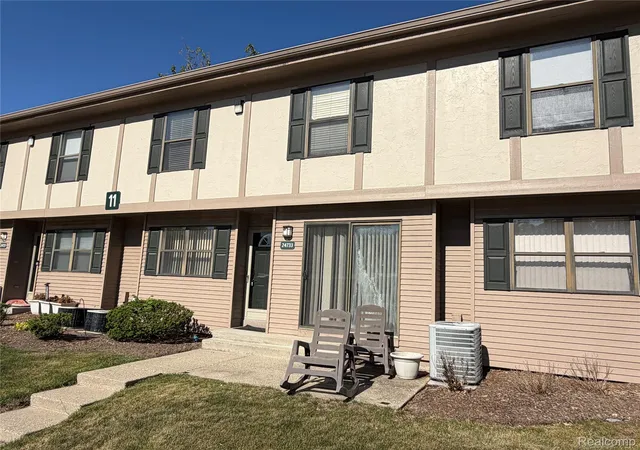 Photo 2 of Condo for sale at 24733 Primrose Ln, Southfield, MI 48033 | MLS# 20261046648 | Listing updated on 2026-06-21