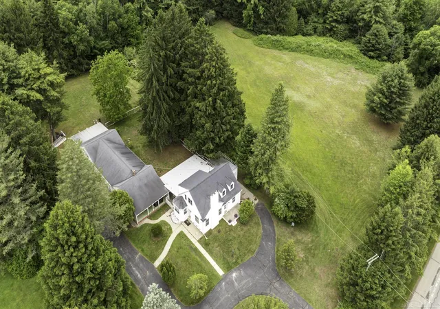 Photo 2 of Single family home for sale at 4484 Lakeshore Rd, Lexington, MI 48450 | MLS# 58050212144 | Listing updated on 2026-06-22
