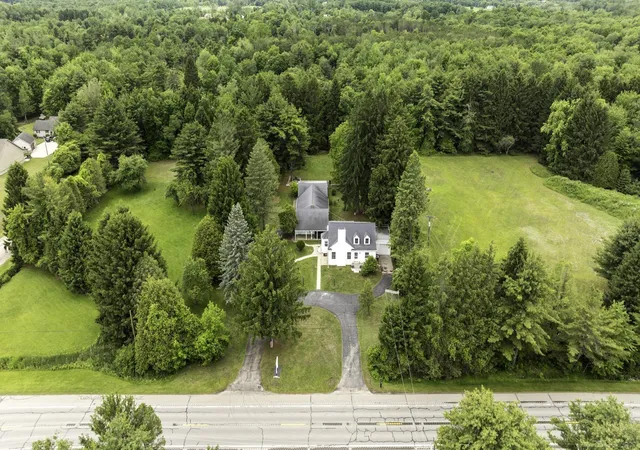Photo 3 of Single family home for sale at 4484 Lakeshore Rd, Lexington, MI 48450 | MLS# 58050212144 | Listing updated on 2026-06-22