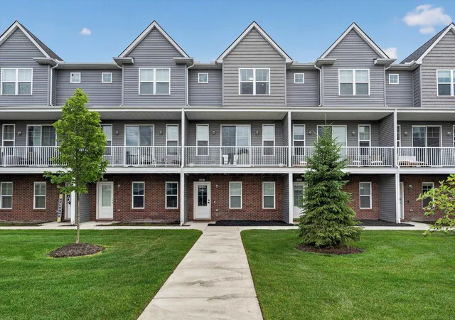 34th image of 3981 Trailway Commons Cir, Auburn Hills, MI 48326 | MLS# 58050212154