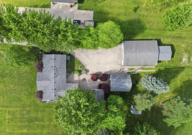 Photo 2 of Single family home for sale at 50400 Fairchild Rd, Chesterfield, MI 48051 | MLS# 58050212155 | Listing updated on 2026-08-24