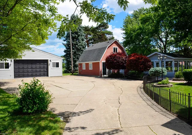Photo 4 of Single family home for sale at 50400 Fairchild Rd, Chesterfield, MI 48051 | MLS# 58050212155 | Listing updated on 2026-08-24