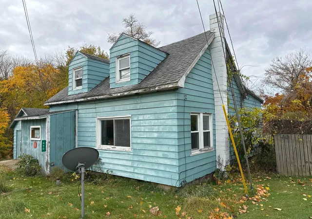 Photo 3 of Single family home for sale at 490 4th Street, Benton Harbor, MI 49022 | MLS# 62026030813 | Listing updated on 2026-08-31