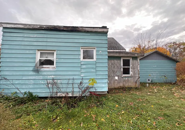 Photo 5 of Single family home for sale at 490 4th Street, Benton Harbor, MI 49022 | MLS# 62026030813 | Listing updated on 2026-08-31